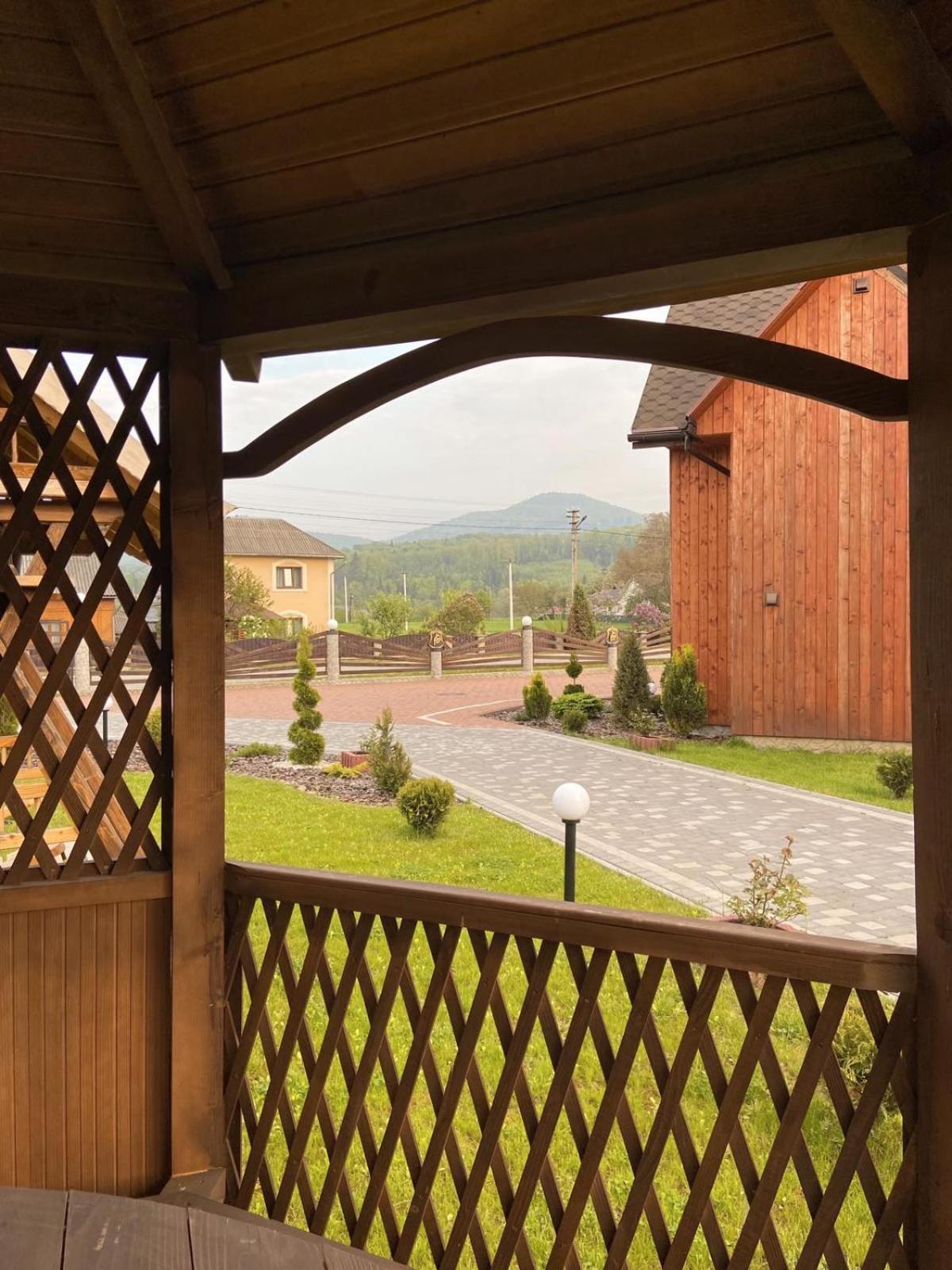 ホテル Four Seasons In Carpathians ミホヴォ エクステリア 写真